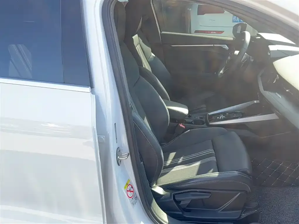 Audi A3 2023 из CN, фото 3