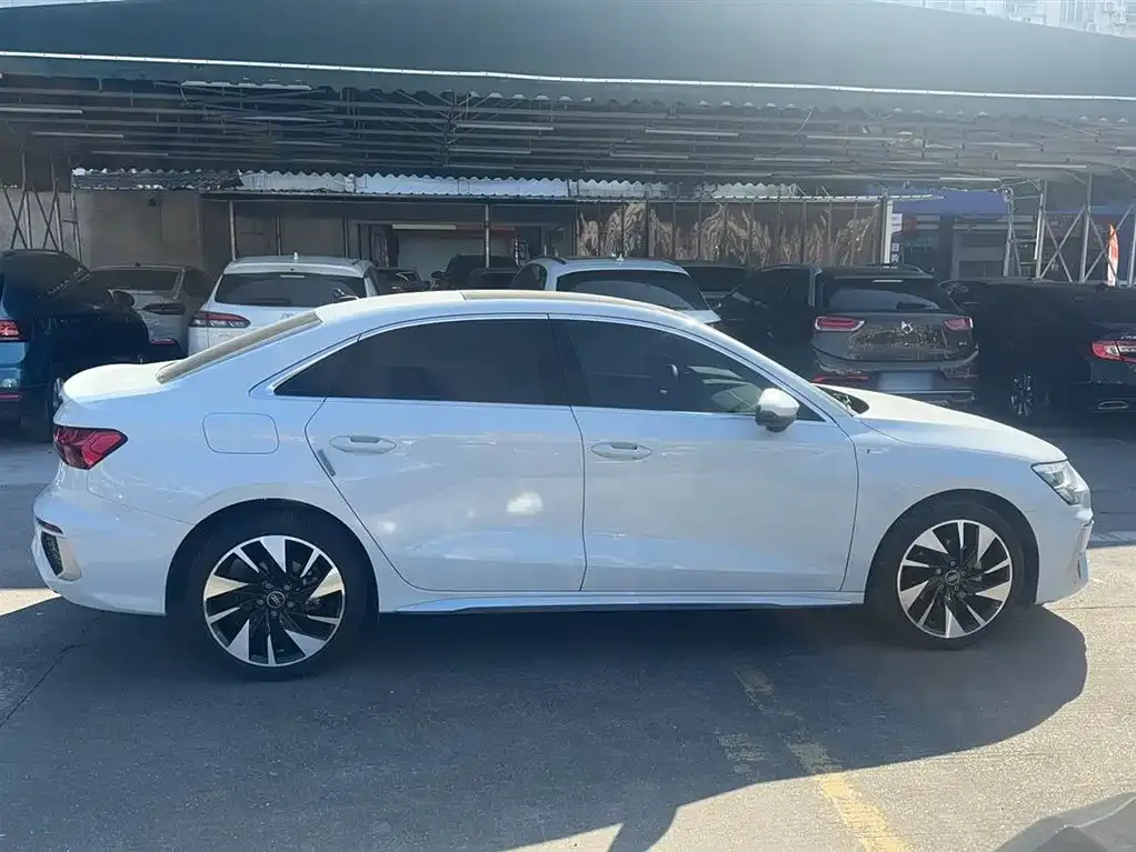 Audi A3 2023 из CN, фото 7