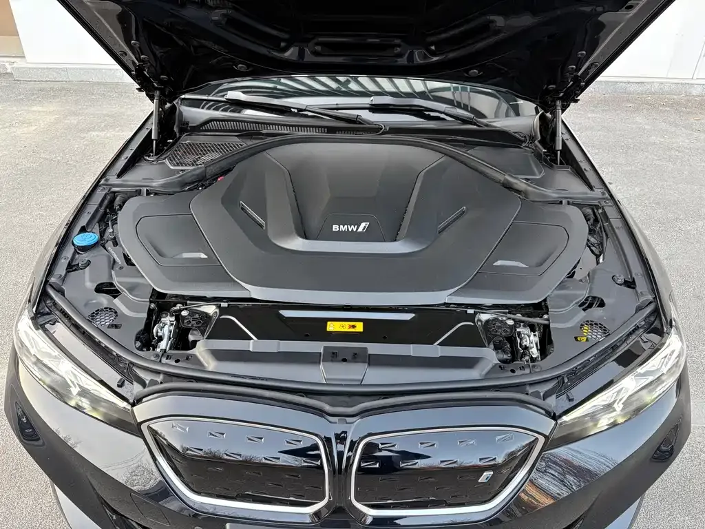 BMW i3 2024 из CN, фото 9