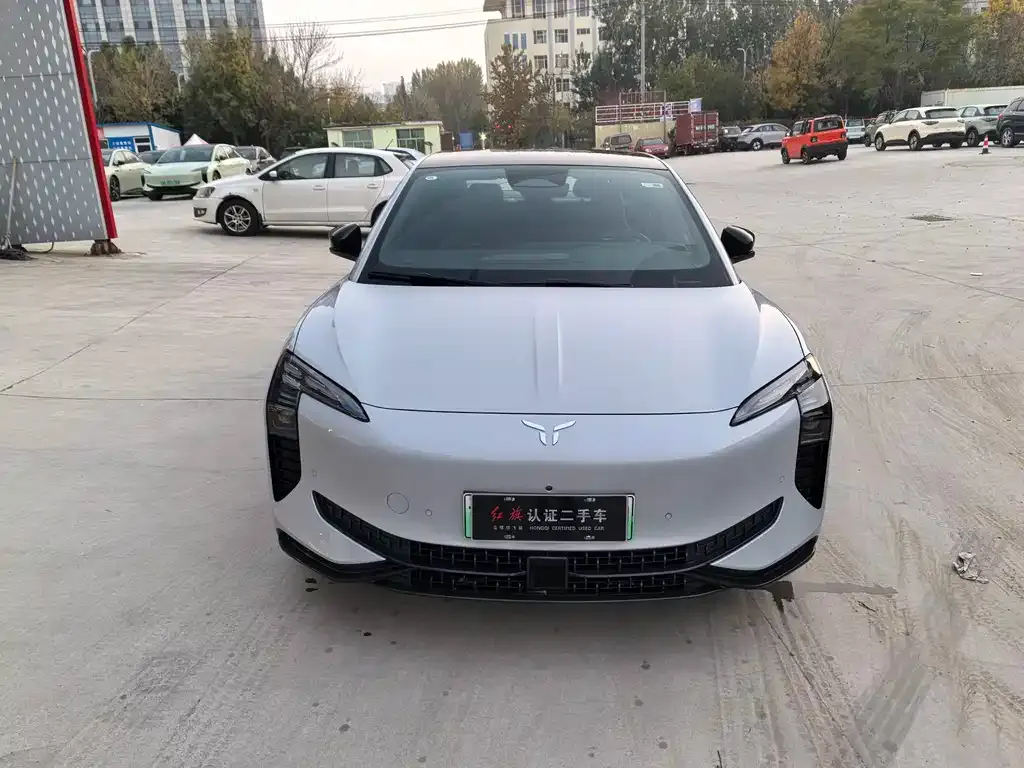 Hongqi EH7 2024 из CN, фото 2