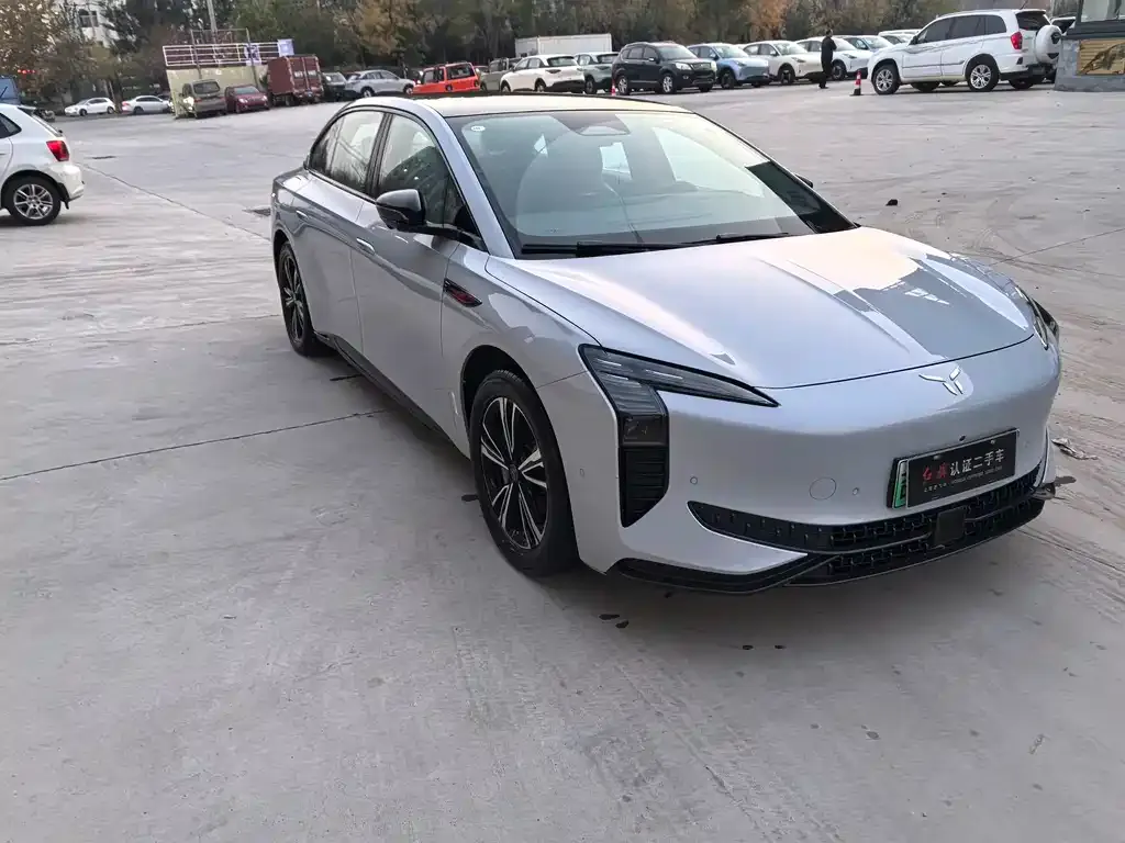 Hongqi EH7 2024 из CN, фото 3