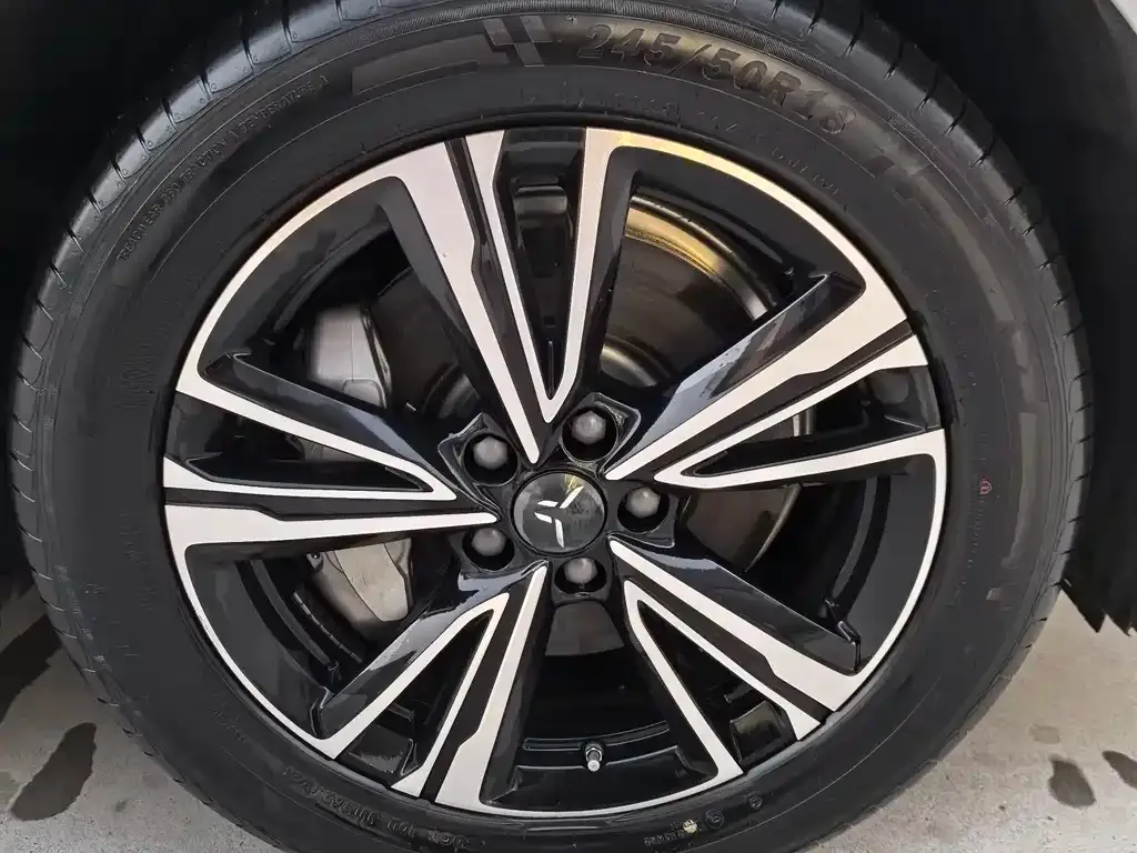 Hongqi EH7 2024 из CN, фото 7