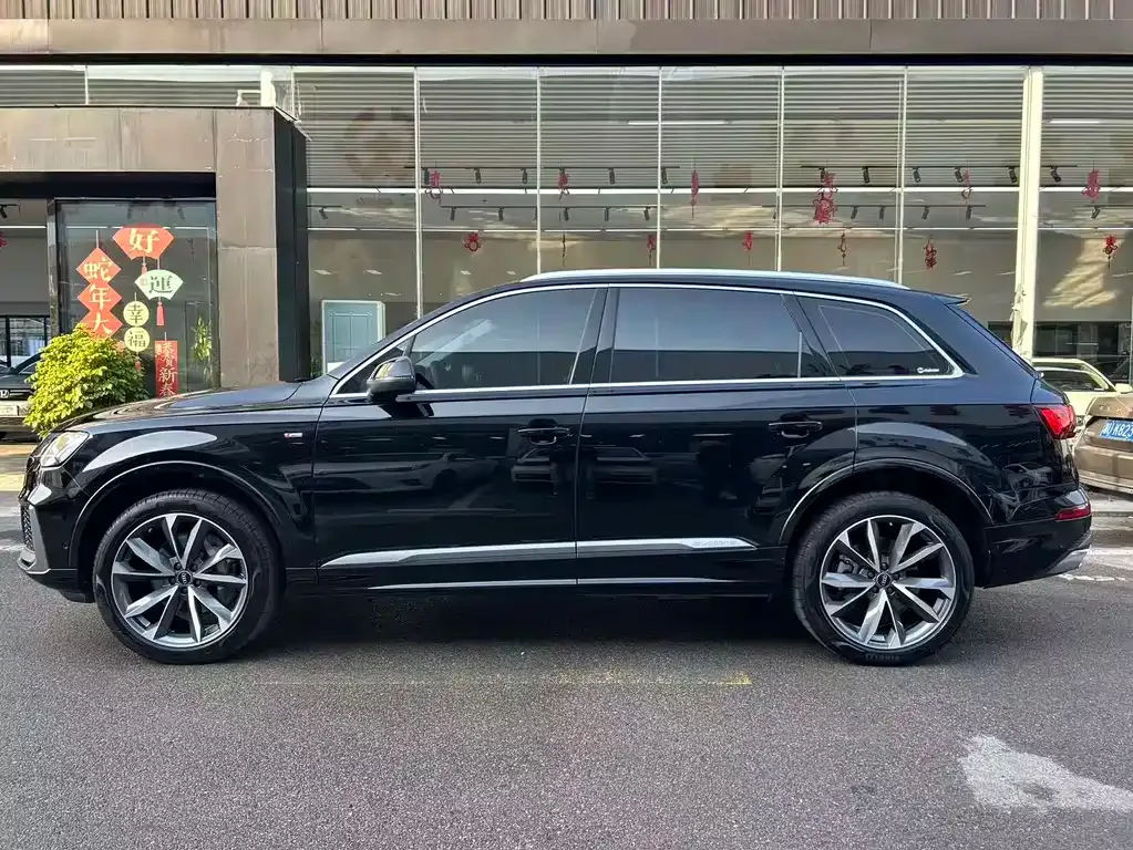 Audi Q7 — фото 9