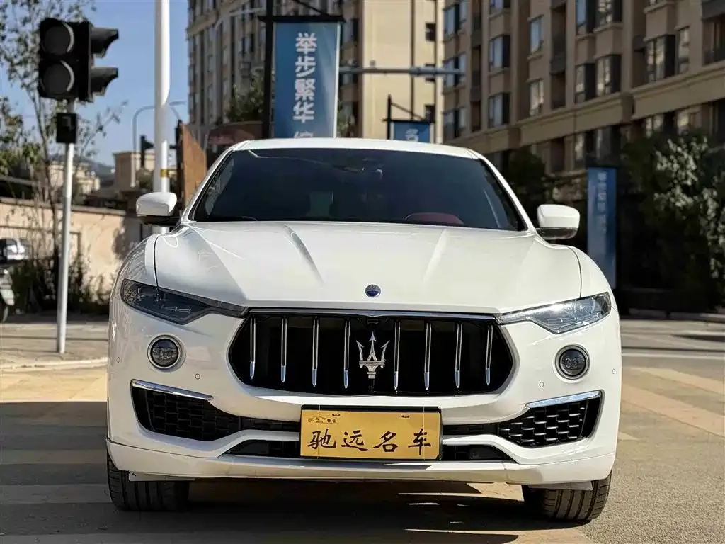 Maserati Levante — фото 2