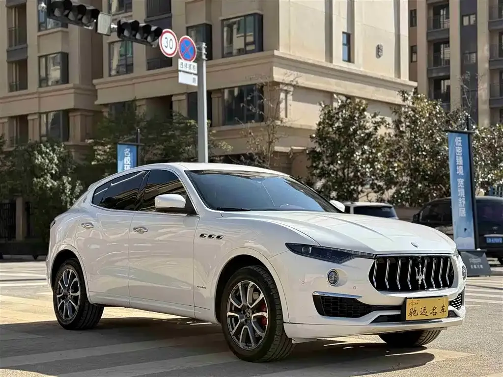 Maserati Levante — фото 3