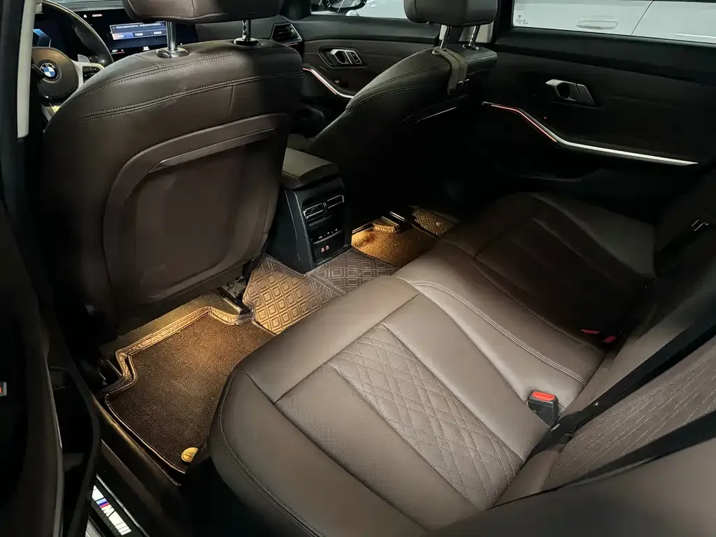 BMW 3 Series 2023 из CN, фото 10
