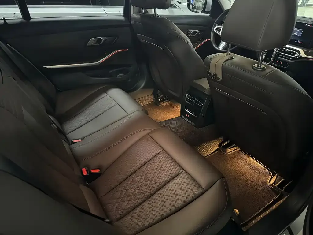 BMW 3 Series 2023 из CN, фото 9