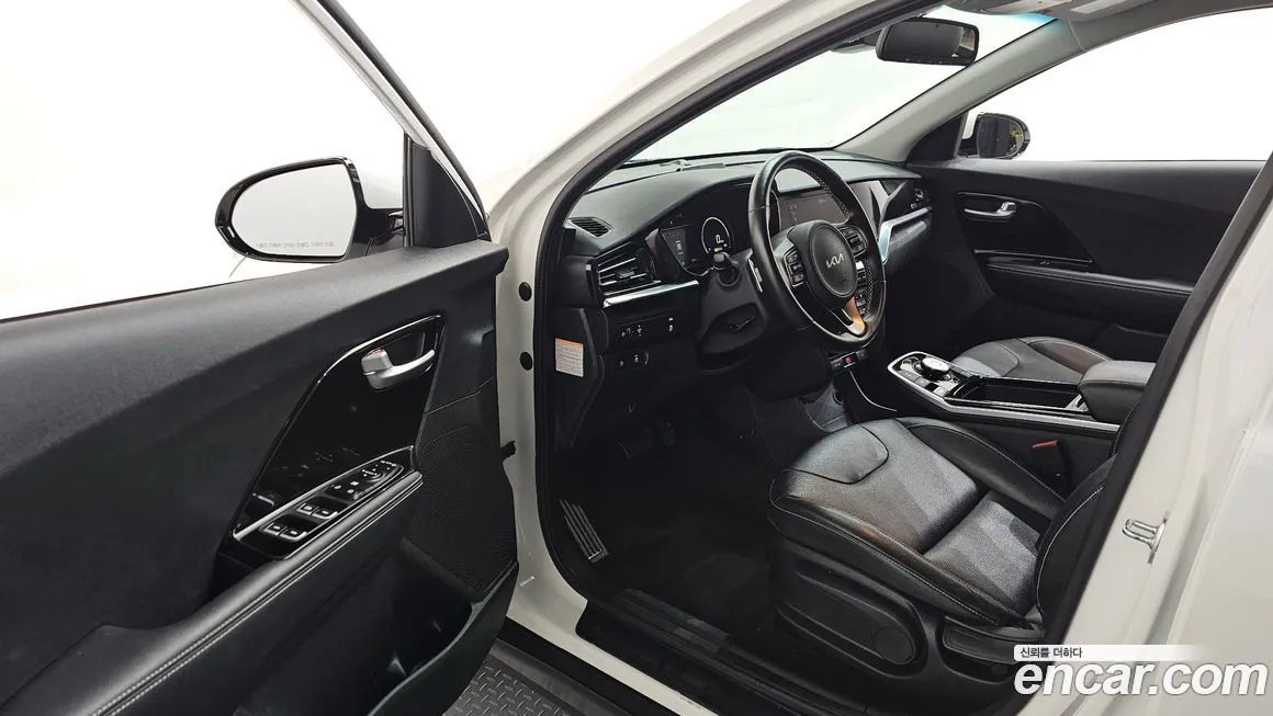 Kia Niro — фото 10