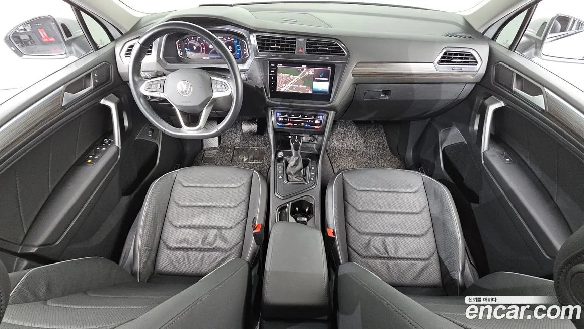 Volkswagen Tiguan — фото 7