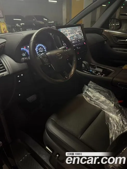 Toyota Alphard — фото 10