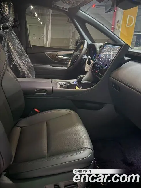 Toyota Alphard — фото 2