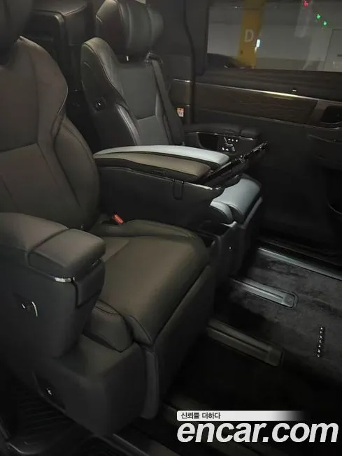 Toyota Alphard — фото 3