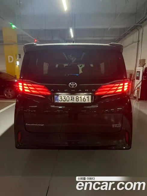 Toyota Alphard — фото 7