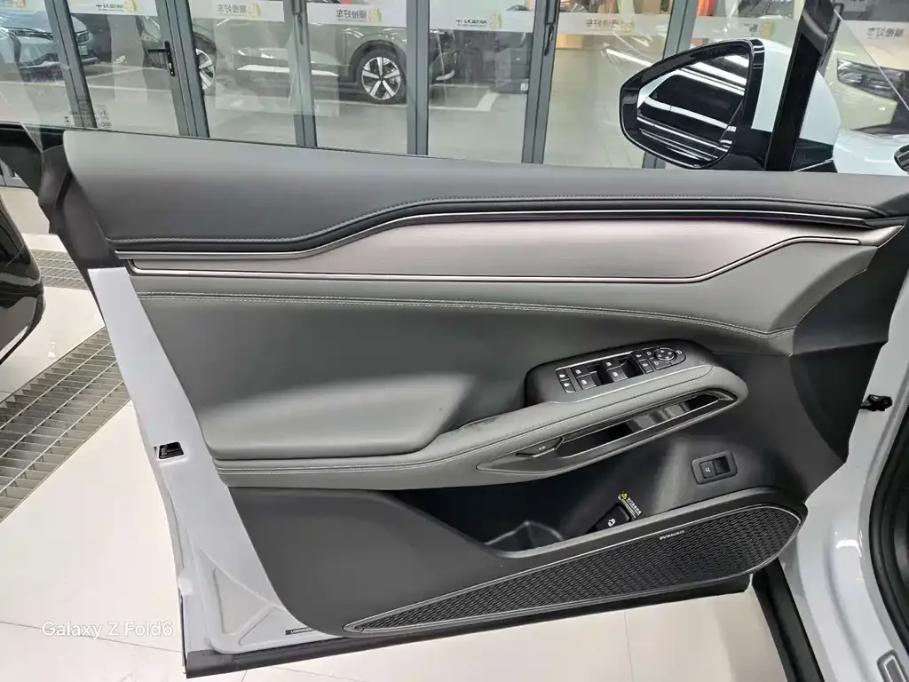 BYD L EV 2025 из CN, фото 5