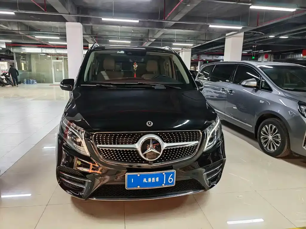 Mercedes-Benz V-Class 2023 из CN, фото 2