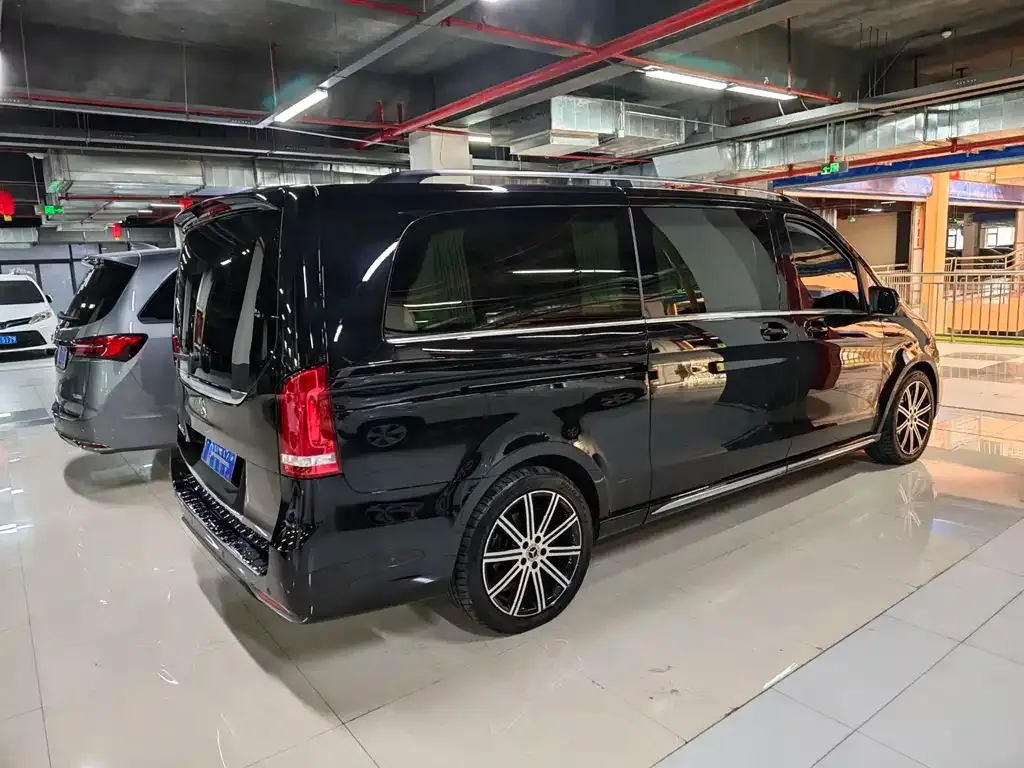 Mercedes-Benz V-Class 2023 из CN, фото 3