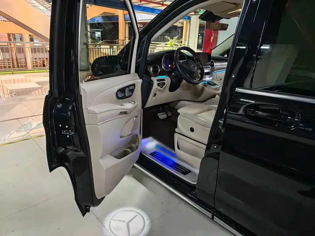 Mercedes-Benz V-Class 2023 из CN, фото 8