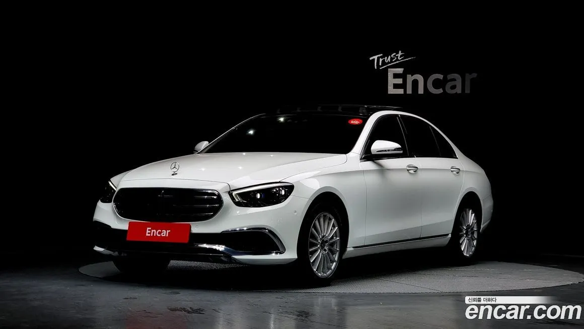 Mercedes-Benz E-Class — фото 1