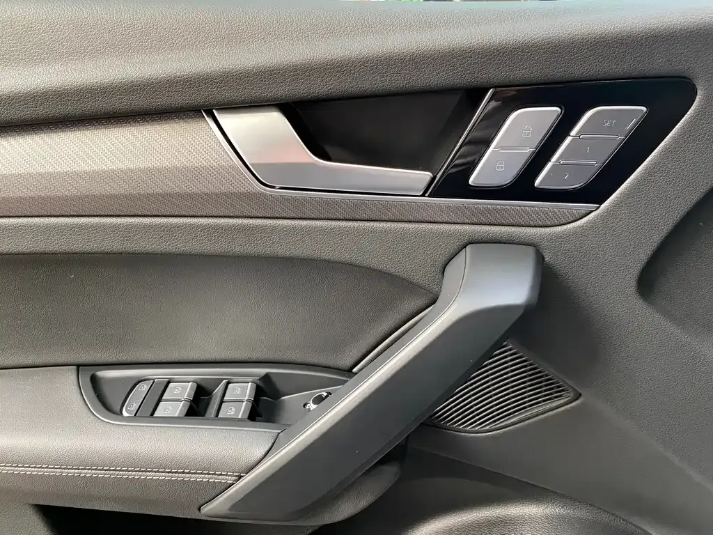 Audi Q5L 2024 из CN, фото 10