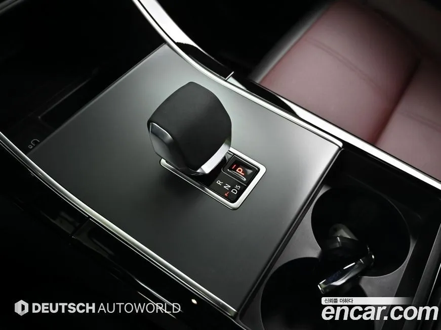 Land Rover Range Rover Velar 2025 из KR, фото 9