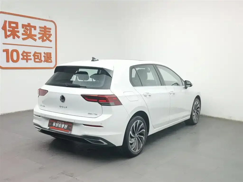 Volkswagen Golf 2023 из CN, фото 2