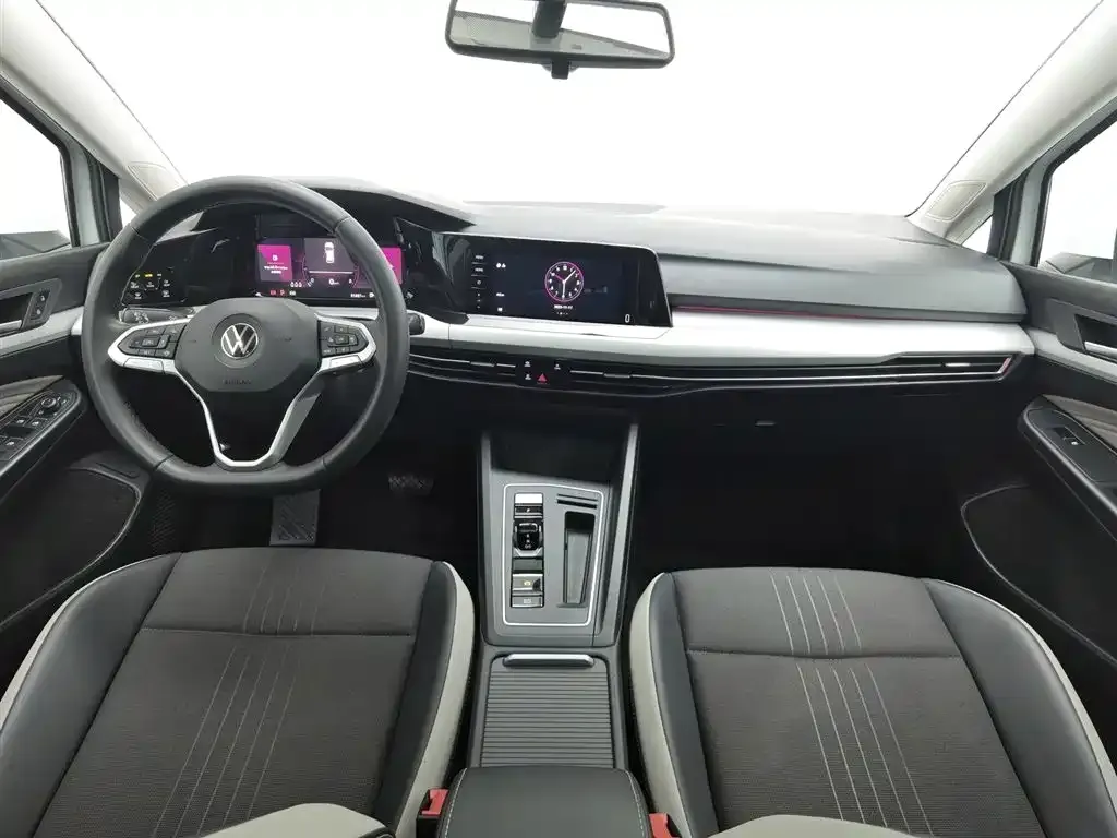 Volkswagen Golf 2023 из CN, фото 5