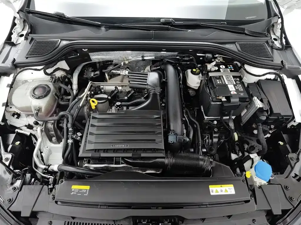 Volkswagen Golf 2023 из CN, фото 6
