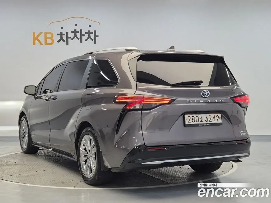 Toyota Sienna 2021 из KR, фото 2