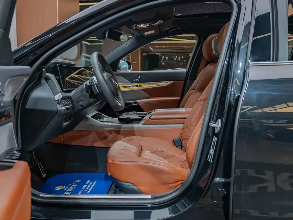 BMW 7 Series 2023 из CN, фото 5
