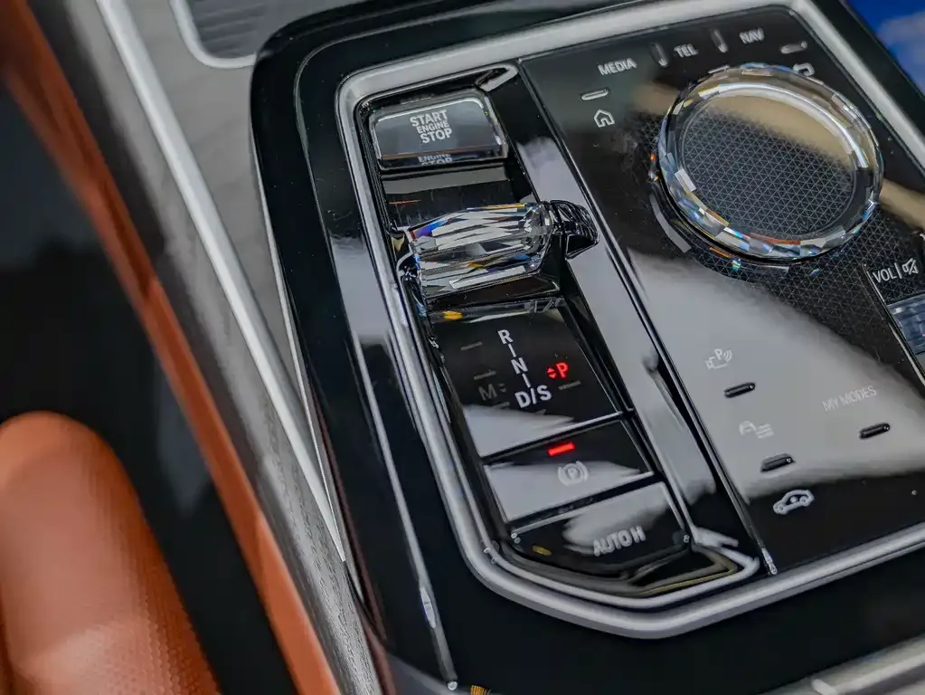 BMW 7 Series 2023 из CN, фото 9