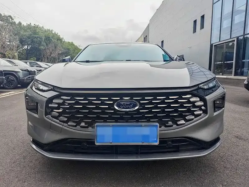 Ford Mondeo 2023 из CN, фото 2