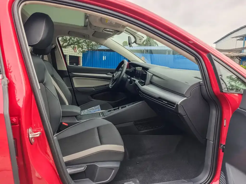 Volkswagen Golf 2021 из CN, фото 7