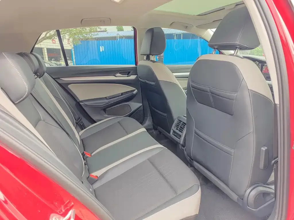Volkswagen Golf 2021 из CN, фото 8