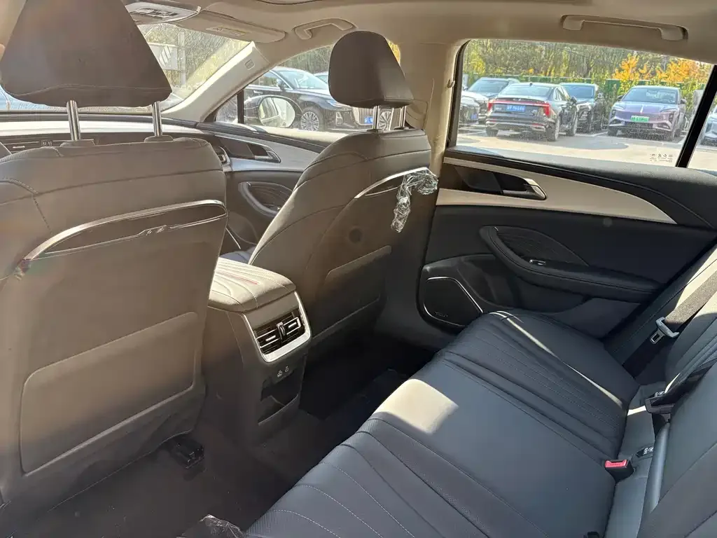 Hongqi H5 2025 из CN, фото 7