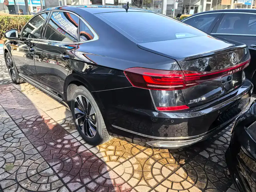 Volkswagen Passat — фото 4