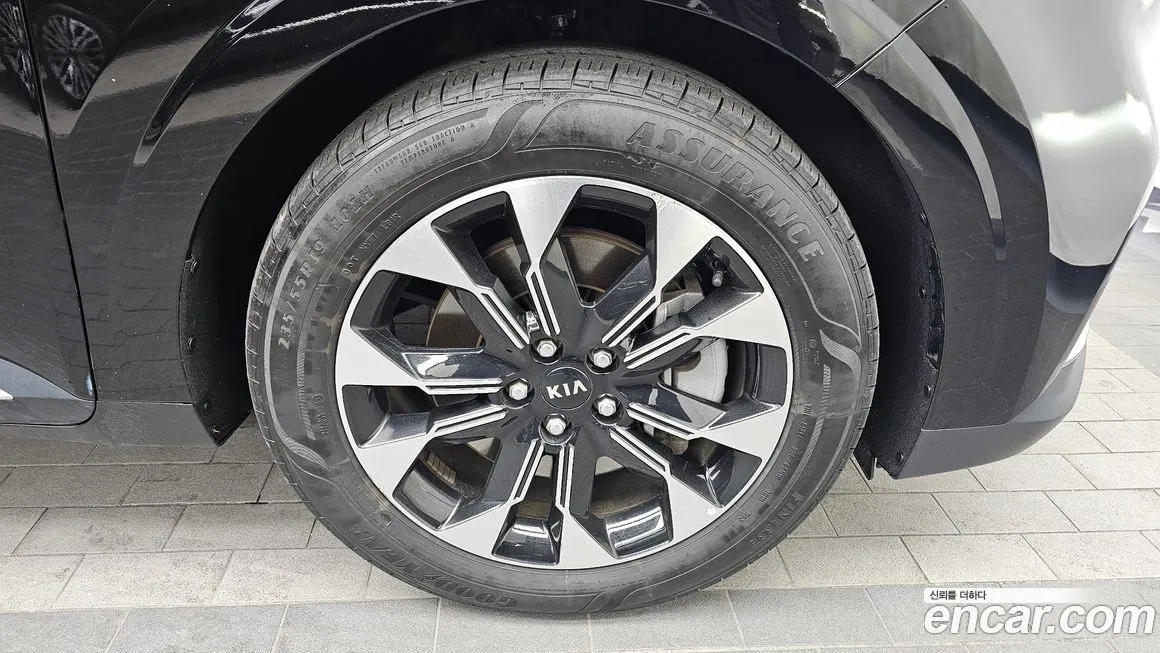 Kia Carnival — фото 5