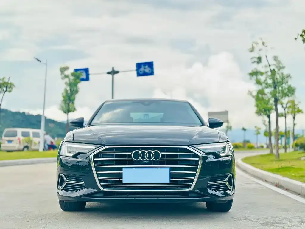 Audi A6L 2023 из CN, фото 1