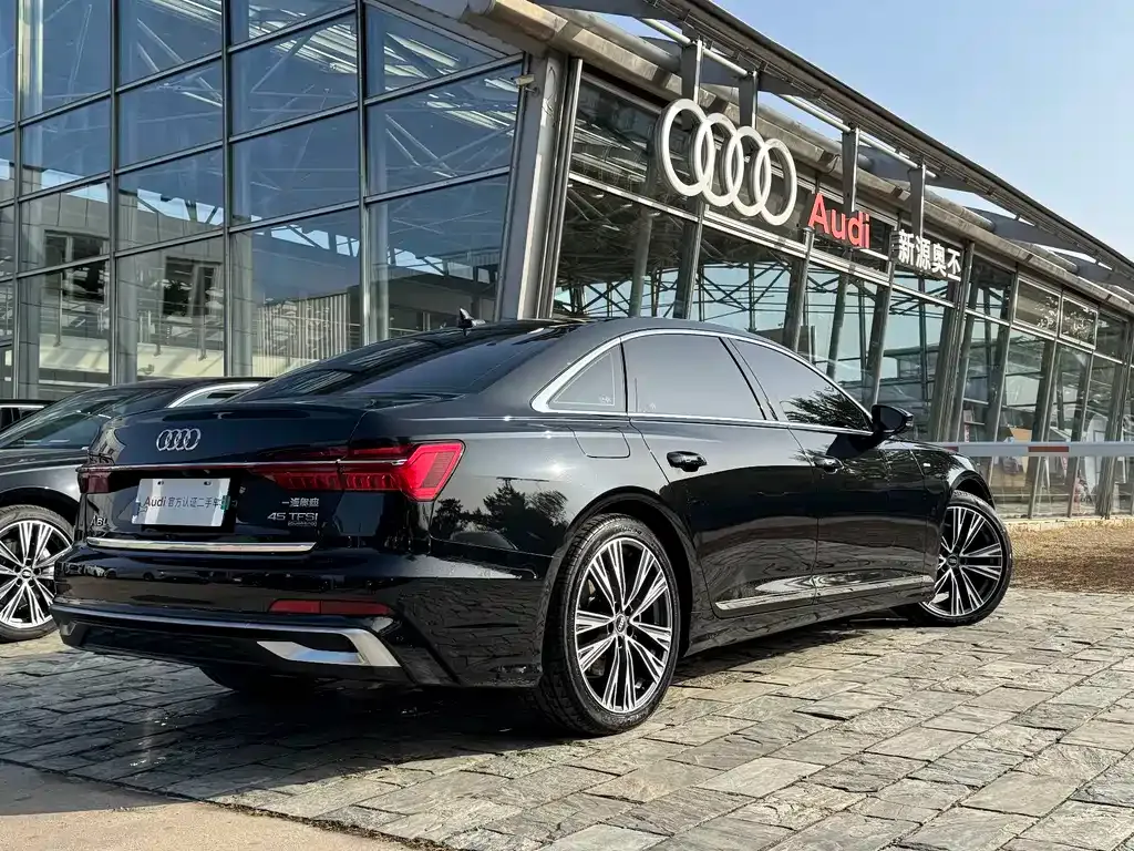 Audi A6L 2024 из CN, фото 4