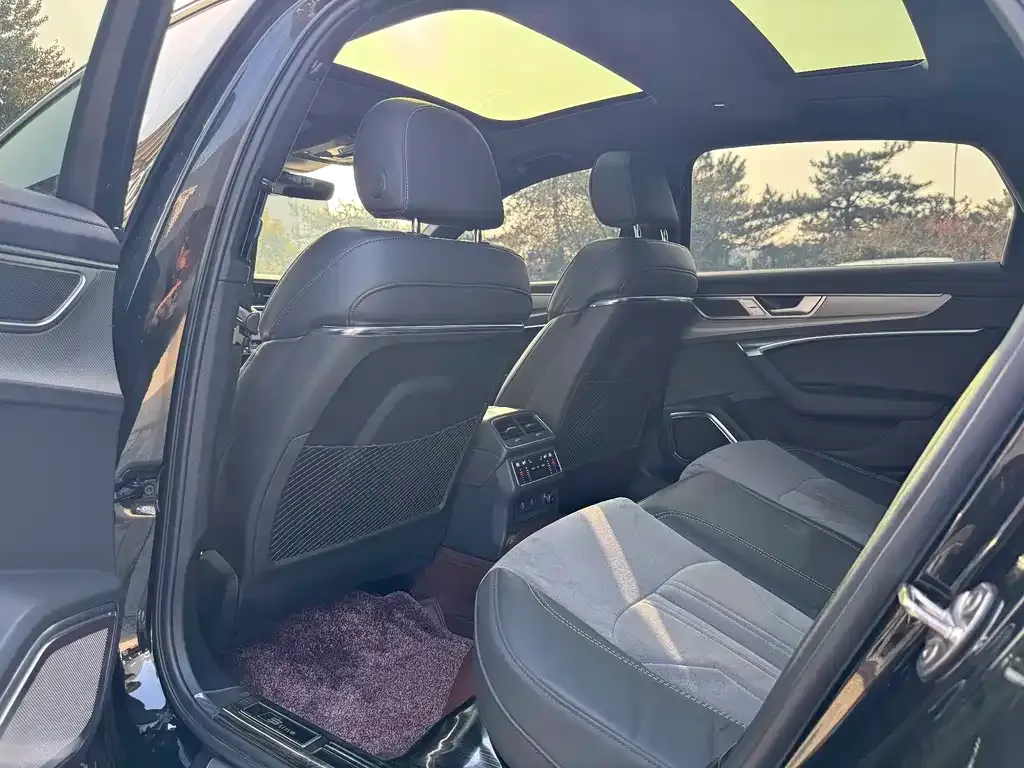 Audi A6L 2024 из CN, фото 9