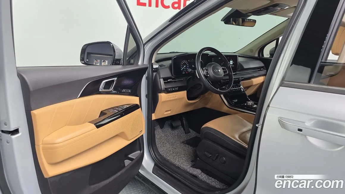 Kia Carnival — фото 10
