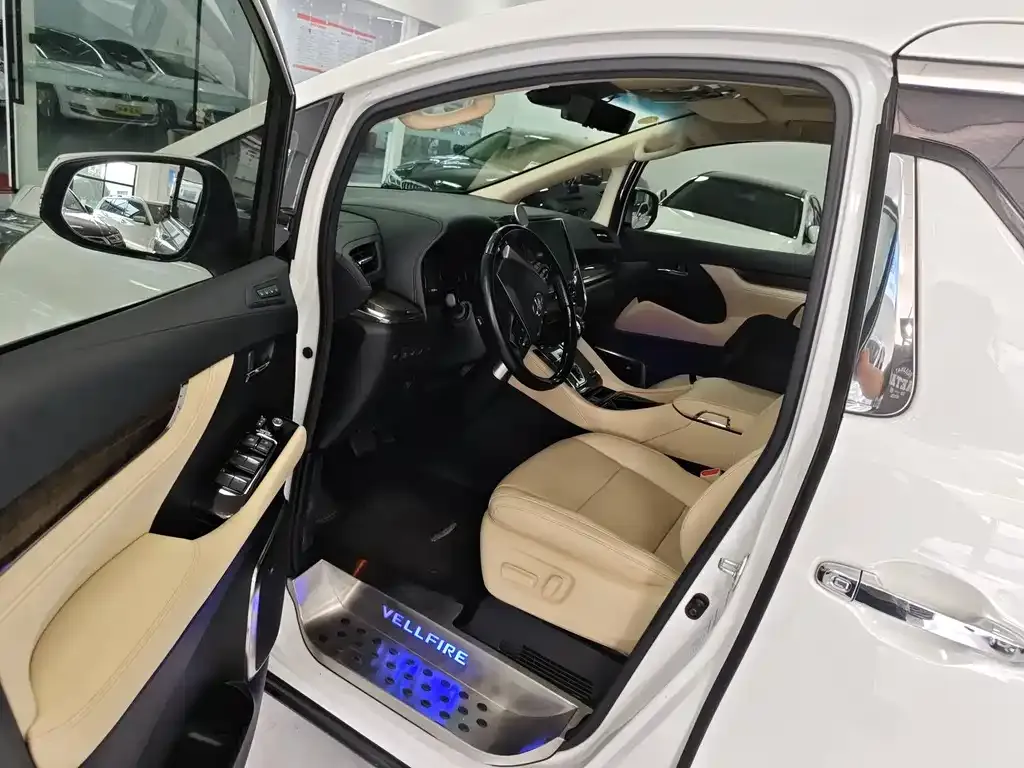 Toyota Vellfire 2021 из CN, фото 7