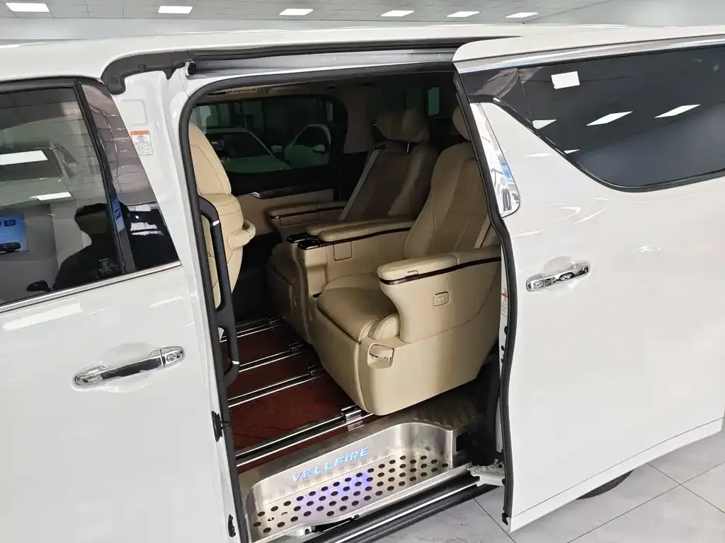 Toyota Vellfire 2021 из CN, фото 8