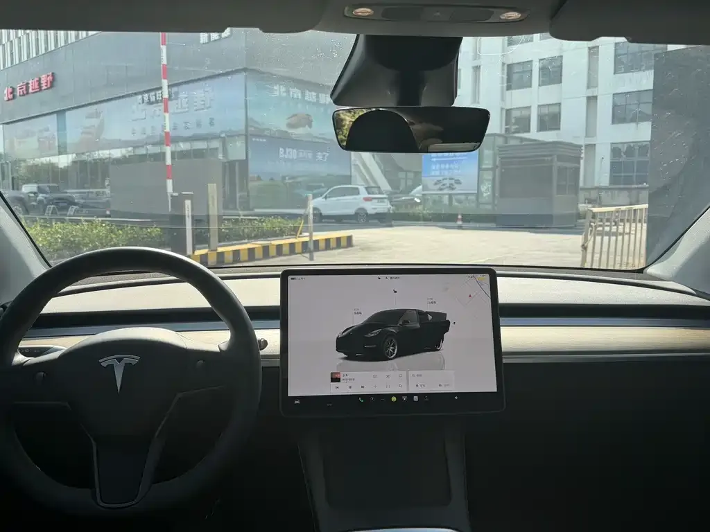 Tesla Model Y — фото 4