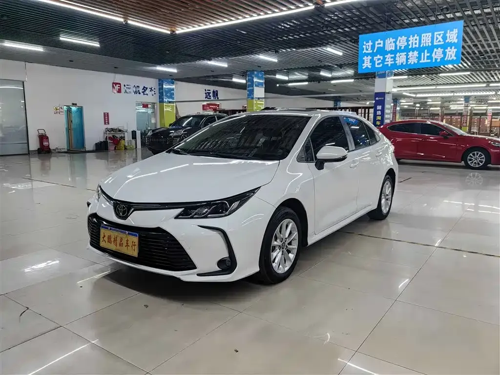 Toyota Corolla 2023 из CN, фото 1