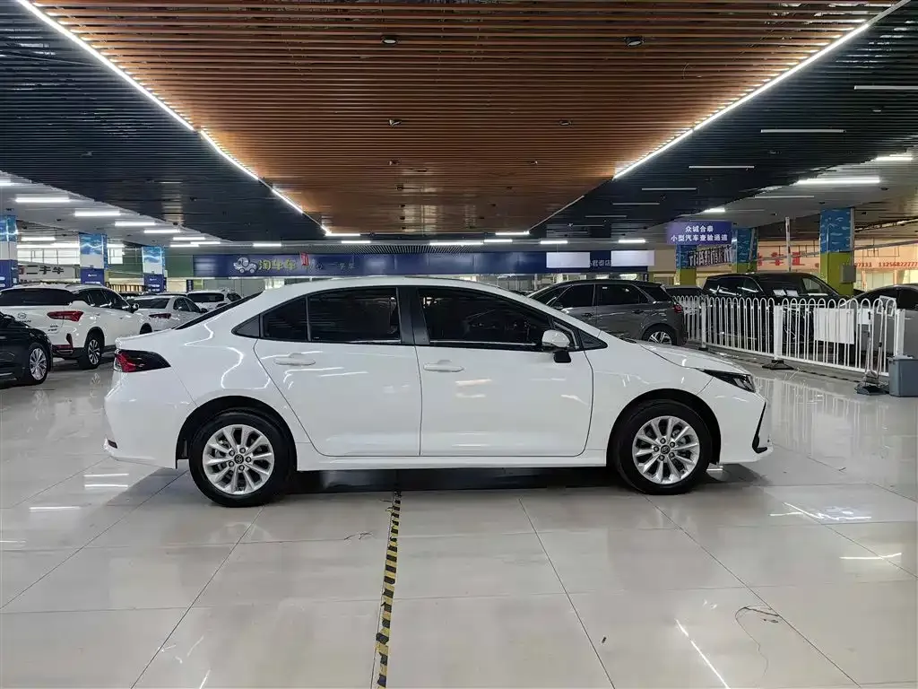 Toyota Corolla 2023 из CN, фото 7