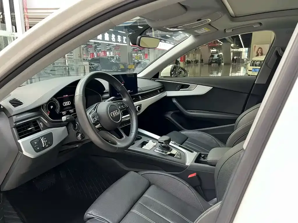 Audi A4L 2021 из CN, фото 4
