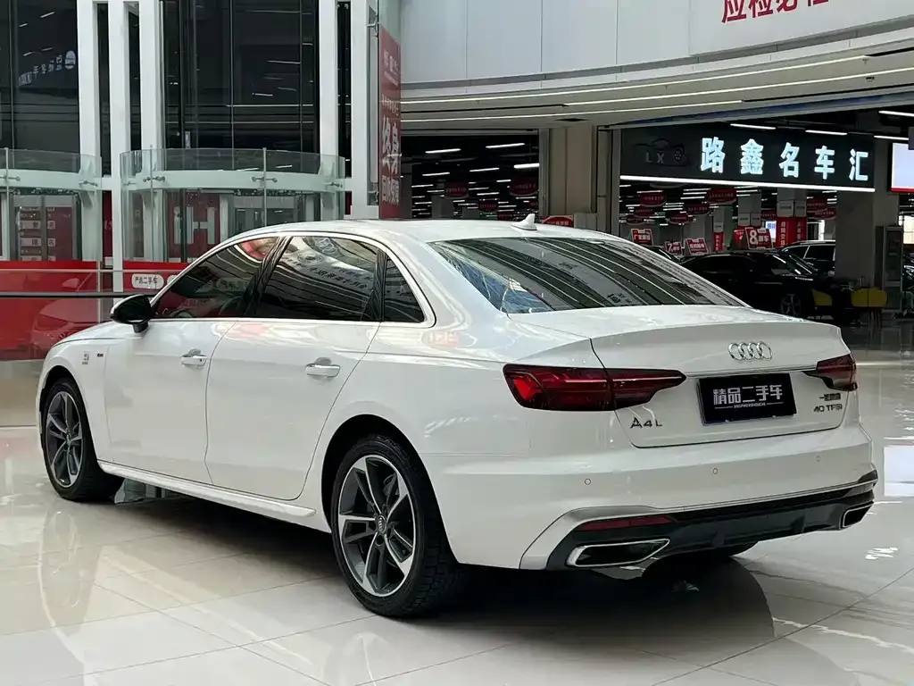 Audi A4L 2021 из CN, фото 7