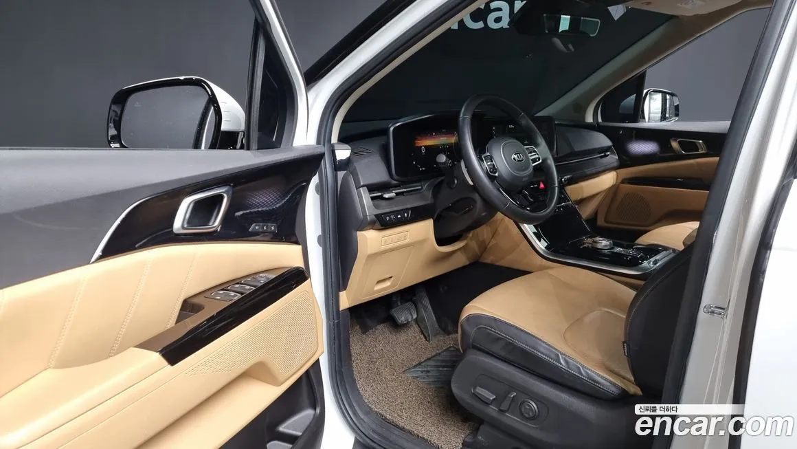 Kia Carnival — фото 10