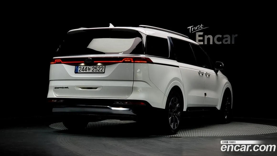 Kia Carnival — фото 2