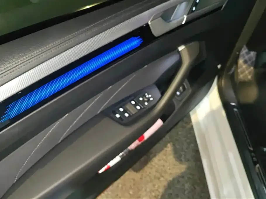 Volkswagen CC 2024 из CN, фото 7